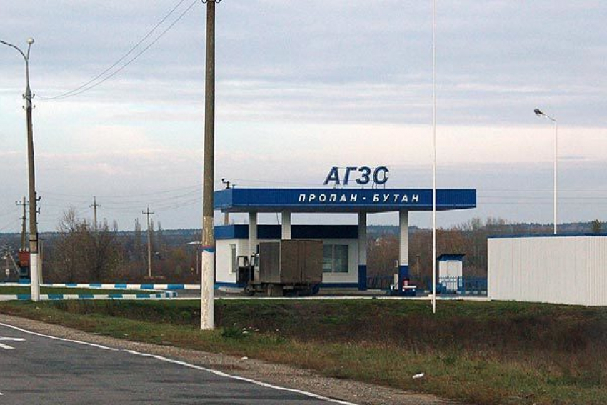 В Воронеже из-за нарушений снесли газовую заправку