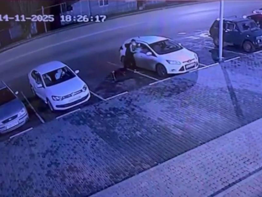 Финансовый конфликт толкнул воронежца на плохой поступок под камерой 