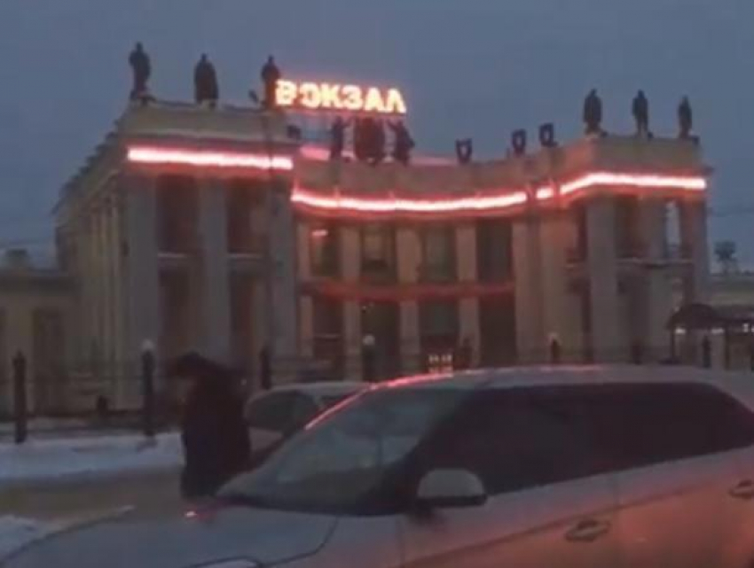 Воронежцам показали на видео, за что стыдно перед гостями города