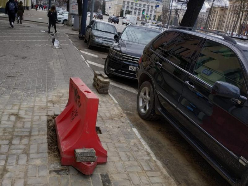 Горэлектросеть рассказала подробности о взрыве тротуара в Воронеже