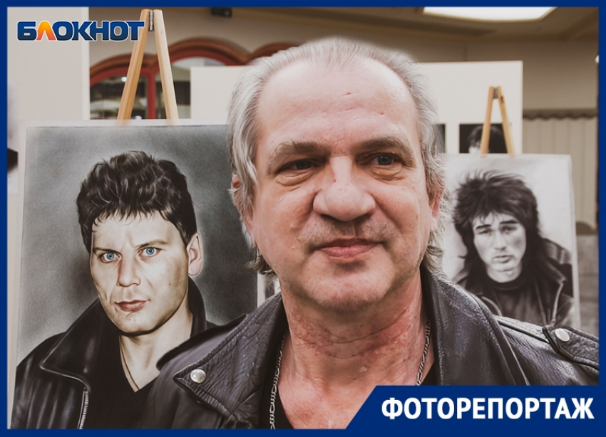 "Когда Юры не стало, я разбил гитару", – гитарист «Сектора Газа» на выставке портретов Хоя и Цоя