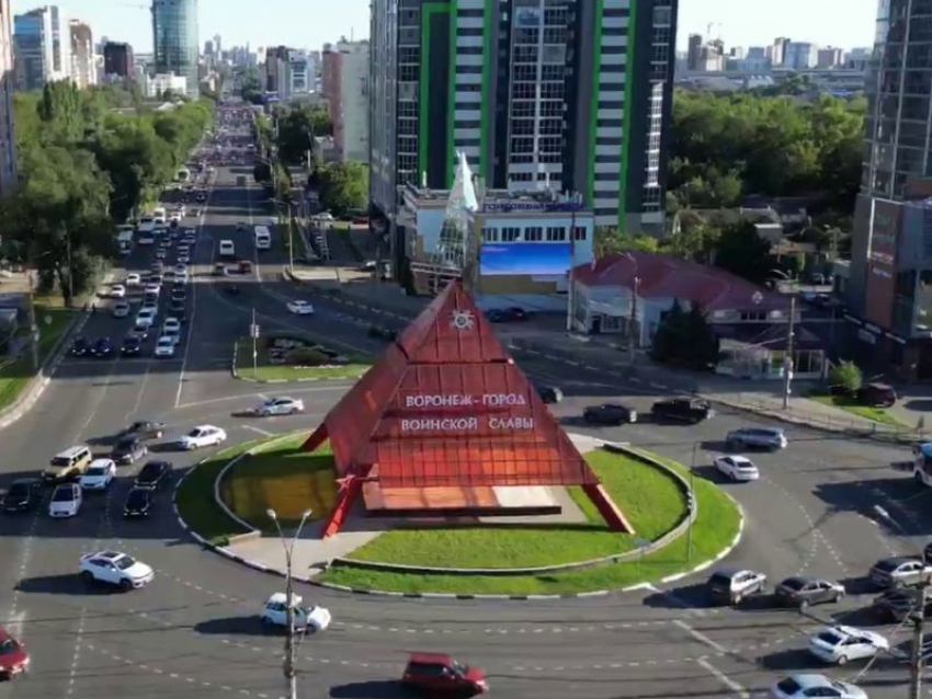 Фильмом о летнем Воронеже поделился мэр Сергей Петрин