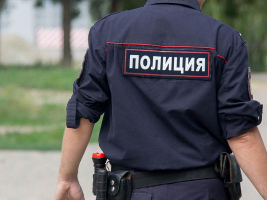 Мужчина сломал нос полицейскому в Воронеже