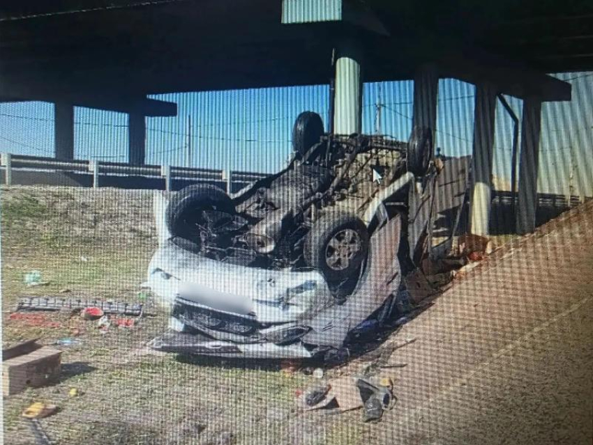 Женщина скончалась после вылета микроавтобуса в кювет на М-4 в Воронежской области