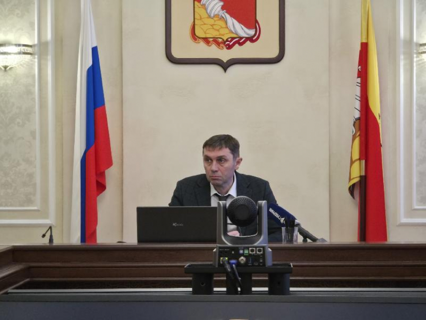 Когда и как будут запрещать алкоголь в воронежском общепите, рассказал мэр Петрин