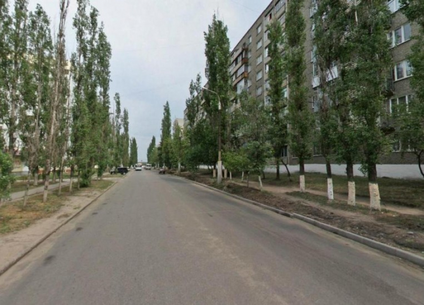В Воронеже в Советском районе «ВАЗ-2110» врезался в столб