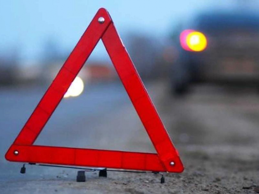 Воронежец умер в опрокинутом авто в кювете