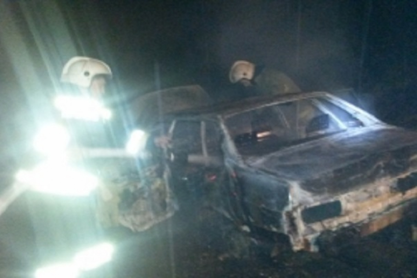 Минувшей ночью в Левобережном районе Воронежа сгорел автомобиль