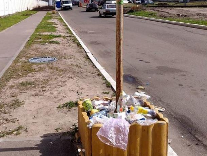 Клумбами с мусором встречает гостей новый вокзал «Воронеж-Южный"