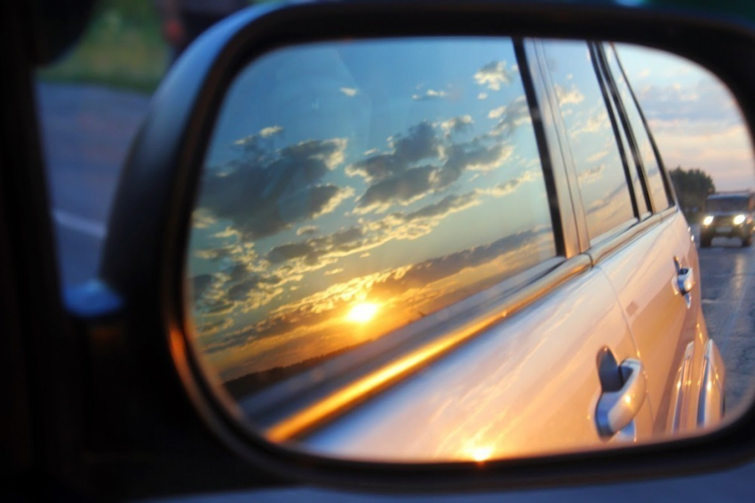 Воронежскую пенсионерку «Мазда» сбила зеркалом