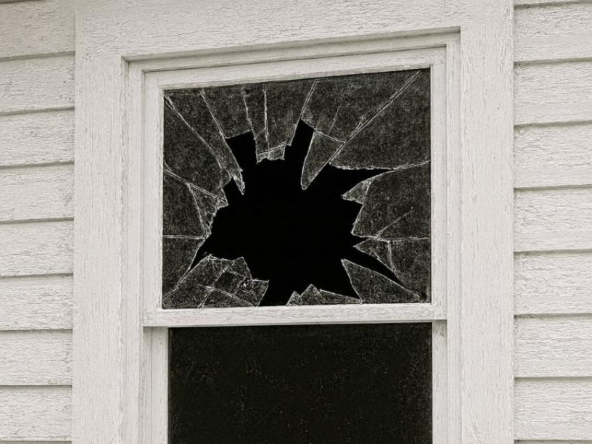 Школа, АЗС и дома пострадали в результате массовой атаки БПЛА в Воронежской области 