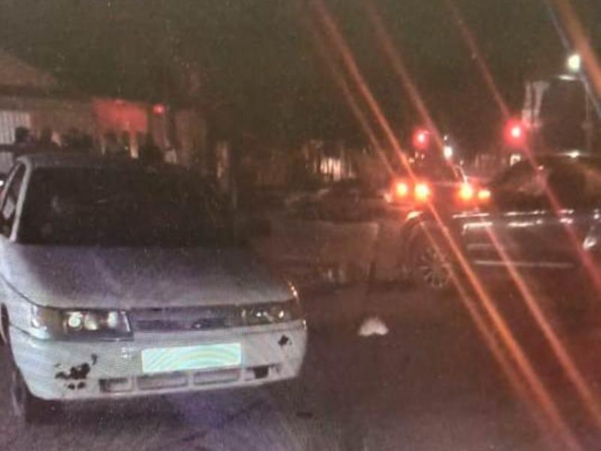 16-летний водитель на Range Rover протаранил мотоцикл в воронежском поселке