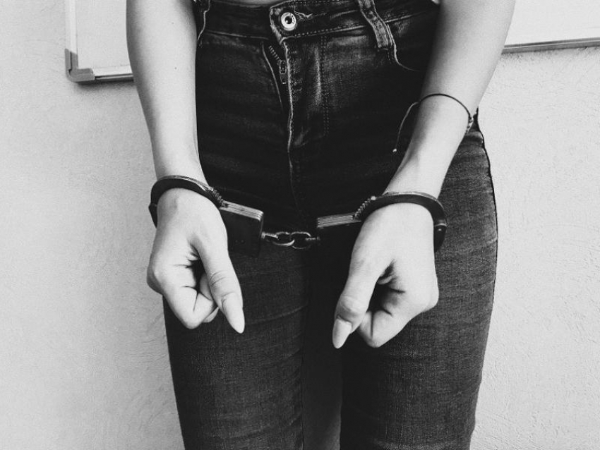 К сексуальному насилию над 14-летним школьником может быть причастна жительница Воронежа 