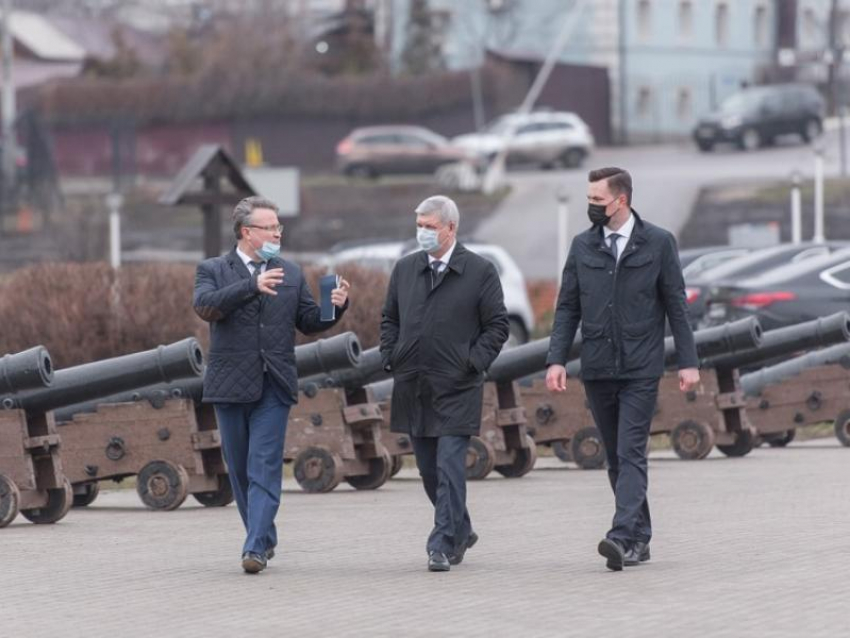 «Вопрос уже решённый»: губернатор Александр Гусев об обновлении Петровской набережной в Воронеже