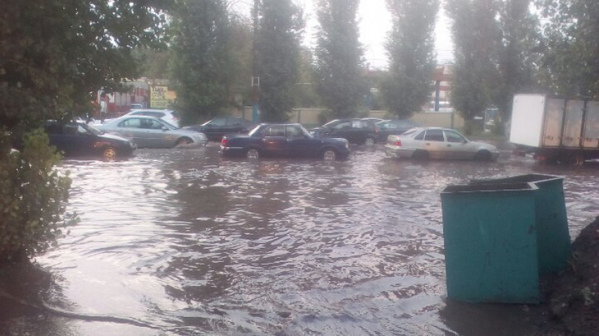 Воронеж встал в 9-бальных пробках из-за ливня 