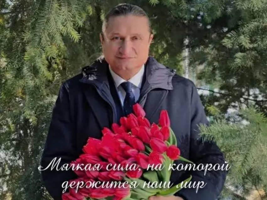 Дорогие женщины! Поздравляю вас с 8 Марта!