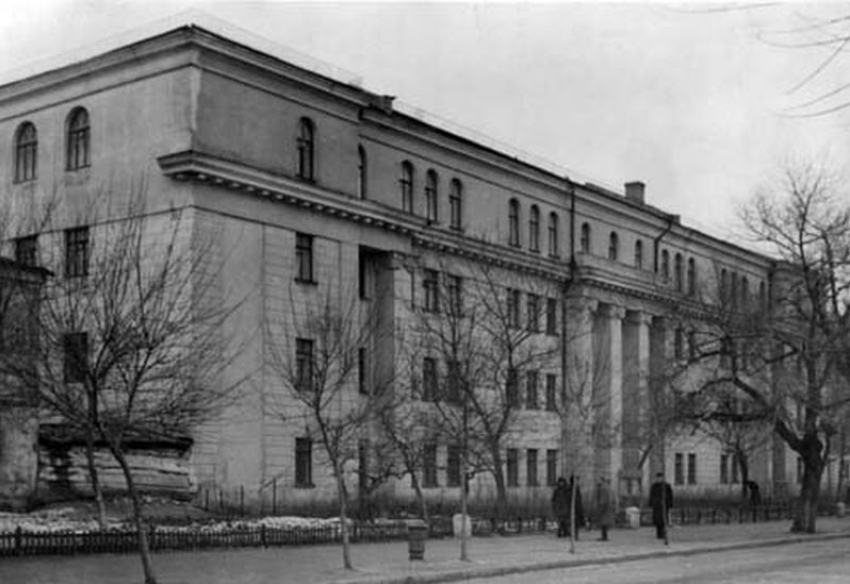 Alma-mater спортсменов 47 лет назад появилась в центре Воронежа