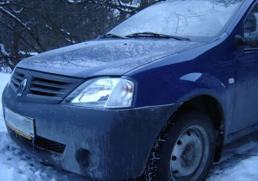 В Воронеже парень угнал иномарку и разбил ее по дороге в Новоусманском районе