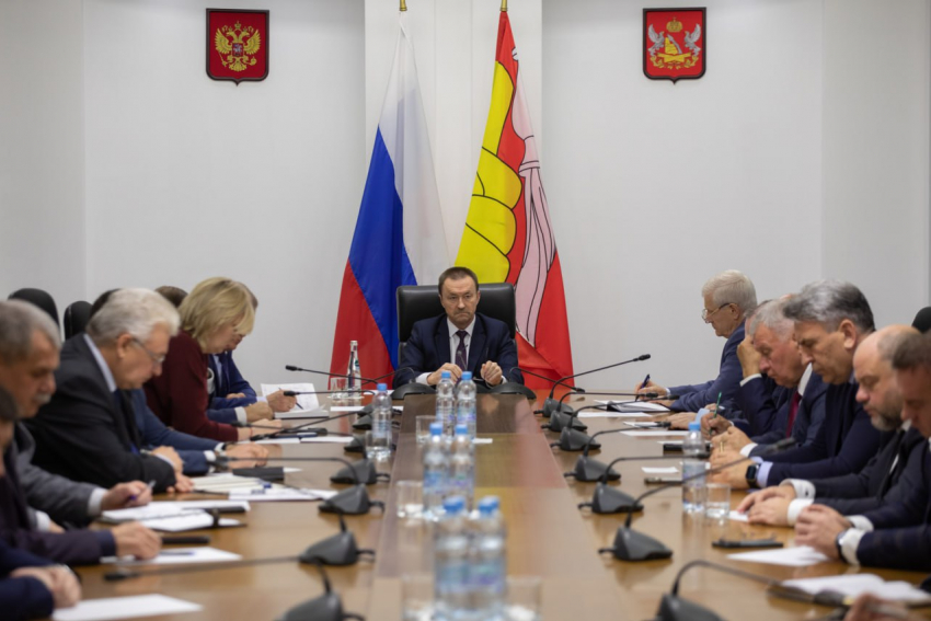 Депутатов Воронежской облдумы обяжут открывать рот