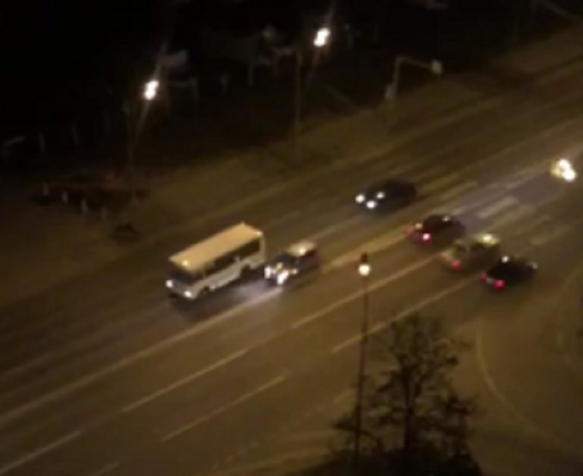 Водитель подставил десятки автомобилистов ради сокращения пути в Воронеже