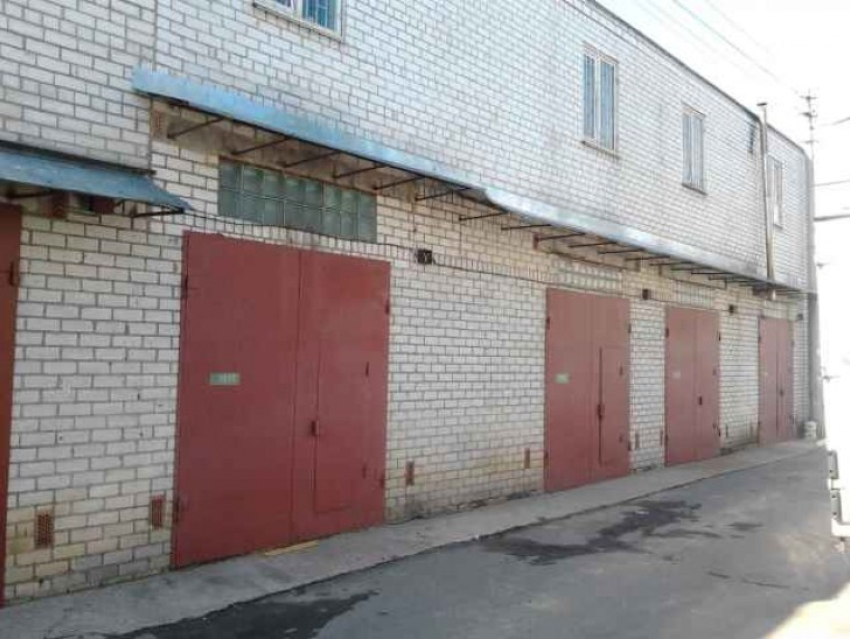 В Воронежской области изъяли две тысячи литров поддельного алкоголя