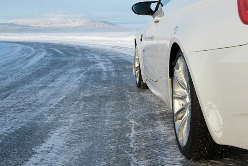 Дорожники предупредили воронежских водителей о гололедице и мокром снеге 