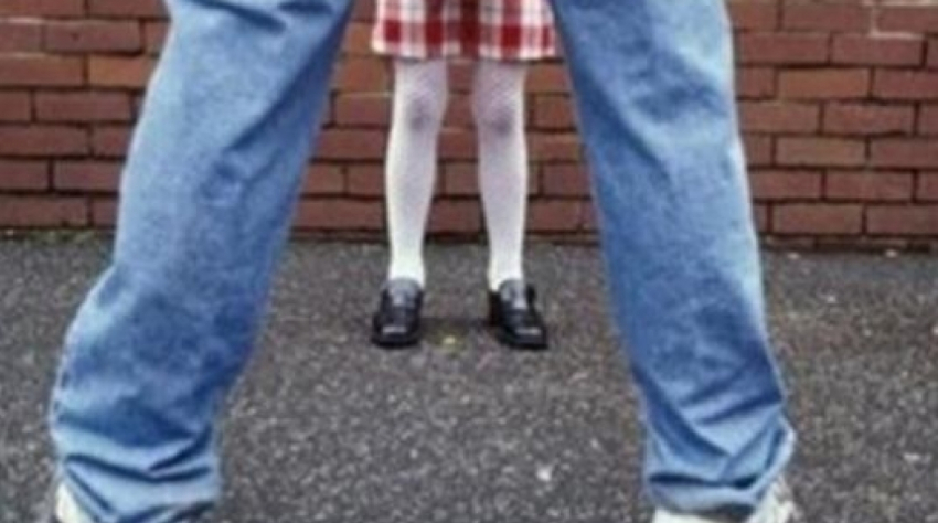 В Воронежской области мужчина в подъезде надругался над 8-летней девочкой