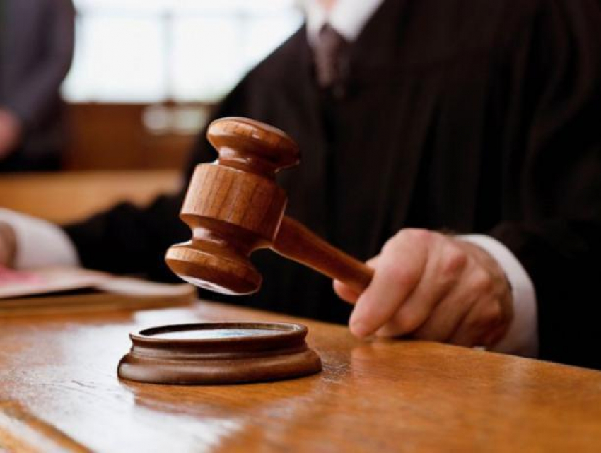 Высокопоставленный полицейский отделался условным сроком за создание и «крышевание» алкобизнеса в Воронеже