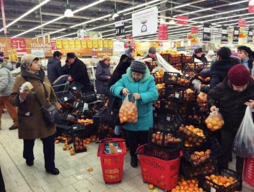 Мандариновое безумие покупателей супермаркета напугало воронежцев