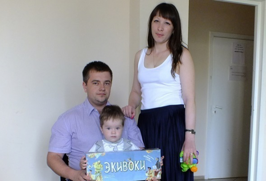 Победитель конкурса «Улыбка нашего ребенка» получил приз 