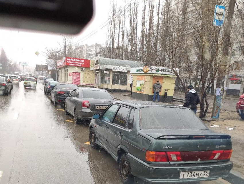 Тотальное доминирование легковушек над маршрутками увидели в Северном