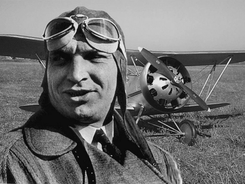 115 лет назад родился летчик-легенда, получивший воронежское образование