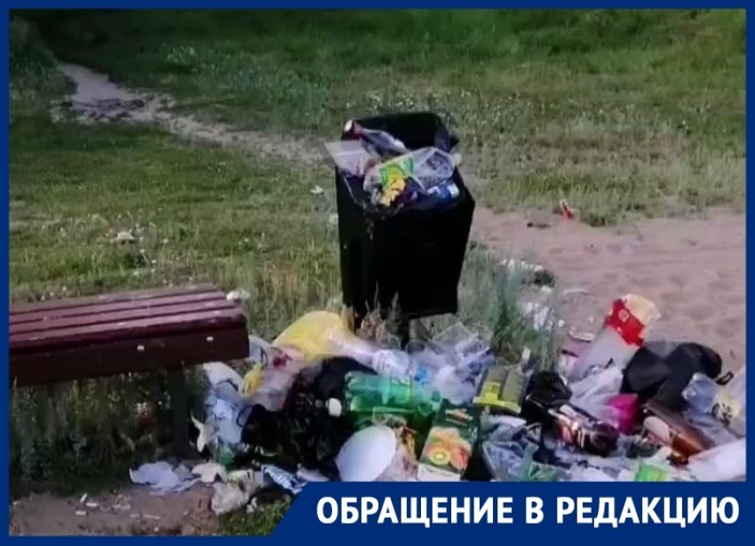 Отдыхающие превратили детскую площадку в помойку в Воронеже