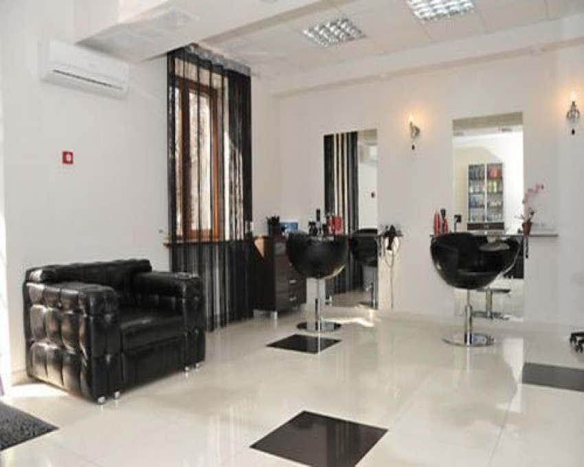 В Воронеже мужчина украл из салона красоты 9 тысяч рублей и купил себе наркотики