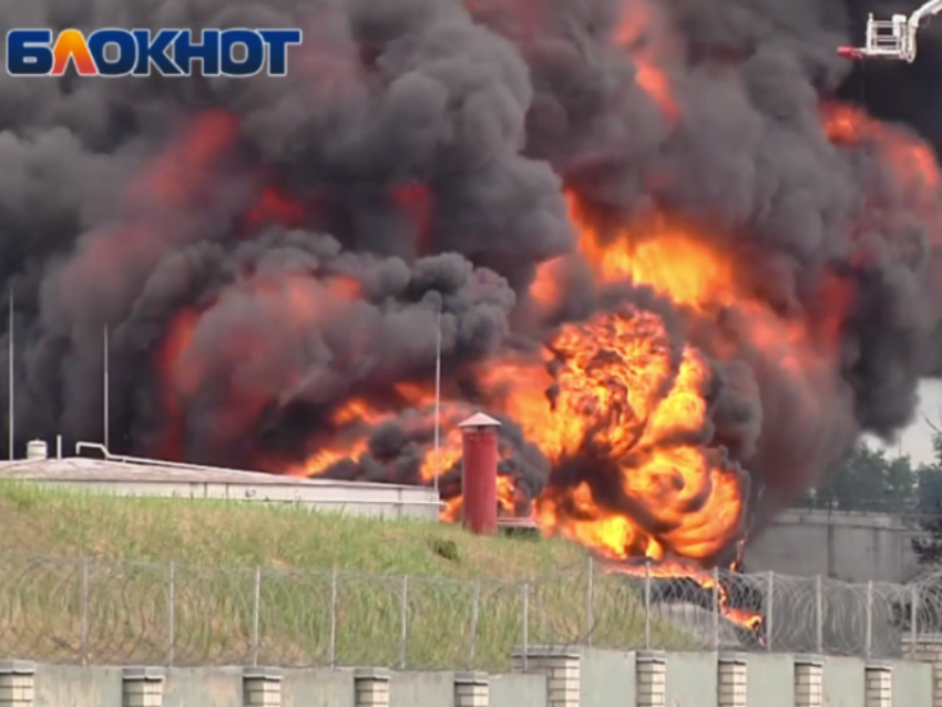 Удалось предотвратить огненный апокалипсис: как тушили нефтебазу в Воронеже, рассказали в МЧС