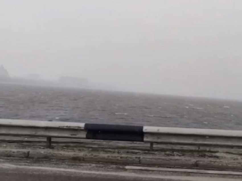 Шторм на воронежском водохранилище сняли на видео местные жители