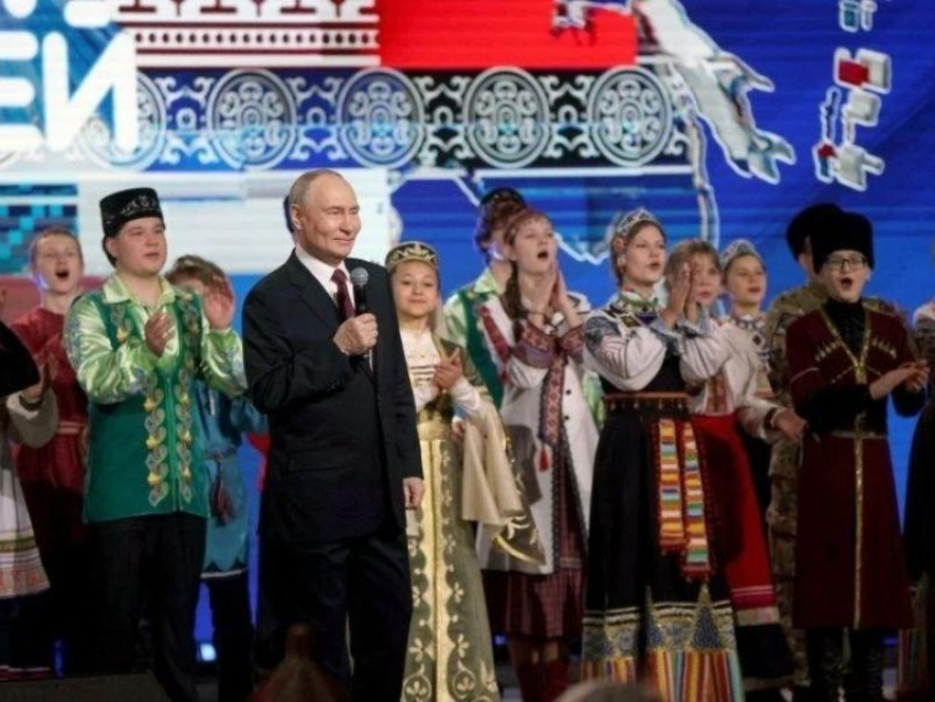 Воронежцы разделили сцену с Владимиром Путиным 