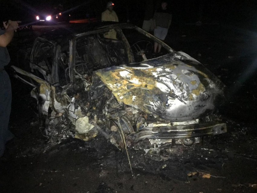 Двое пассажиров погибли в загоревшейся машине в Воронежской области