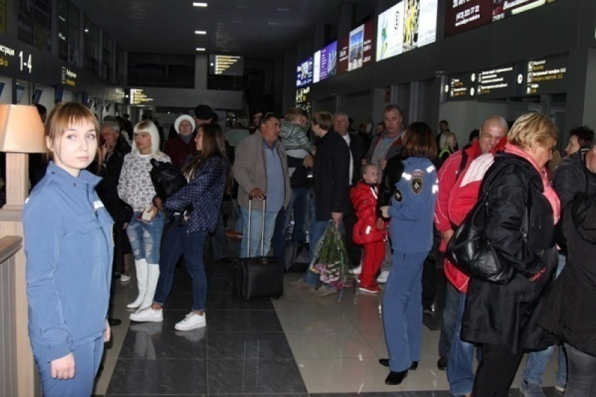 Почти 400 человек прилетели из Египта в Воронеж