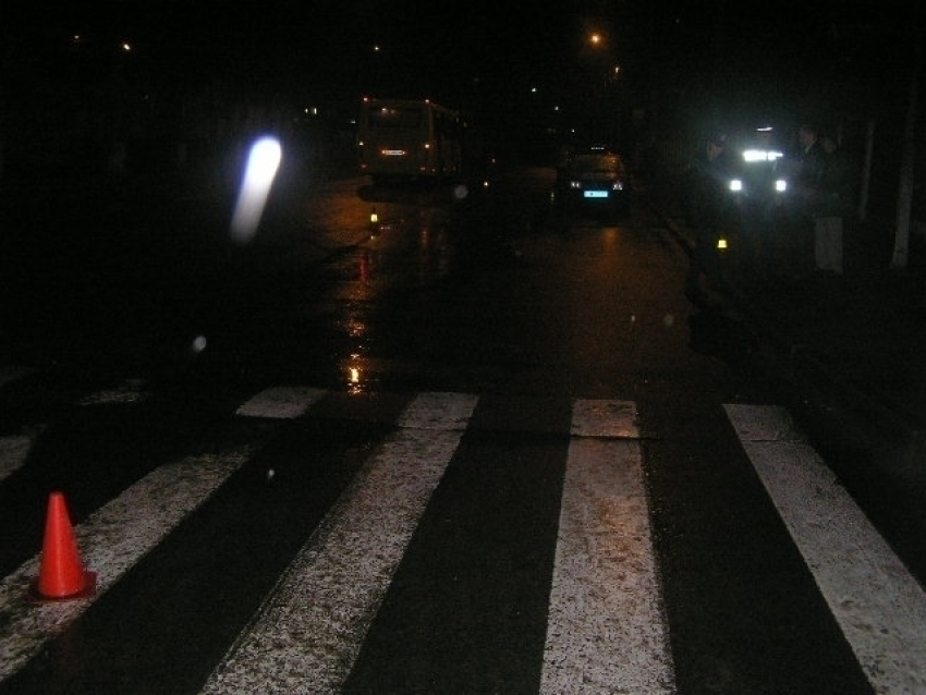 В Воронеже под колесами иномарки умер 78-летний пешеход 