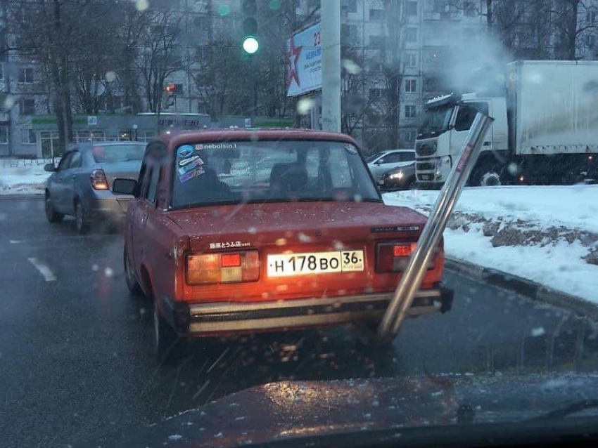 Воронежского автомобилиста заставили укоротить метровый агрегат