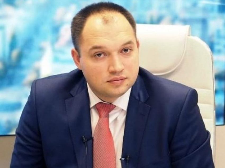 Глава Семилукского района Максим Зацепин отмечает 39-летие под Воронежем