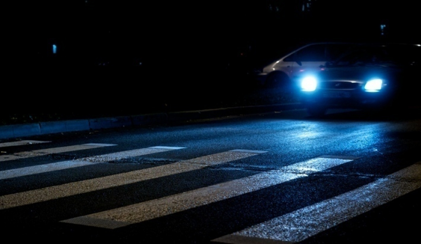 Дорогостоящий «Инфинити» сшиб девушку на регулируемой «зебре» в Воронеже