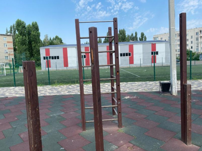 Опасную детскую площадку нашли в Воронежской области 