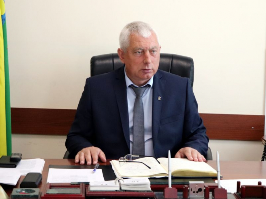 Глава администрации Бутурлиновского района Воронежской области отмечает 51-летие