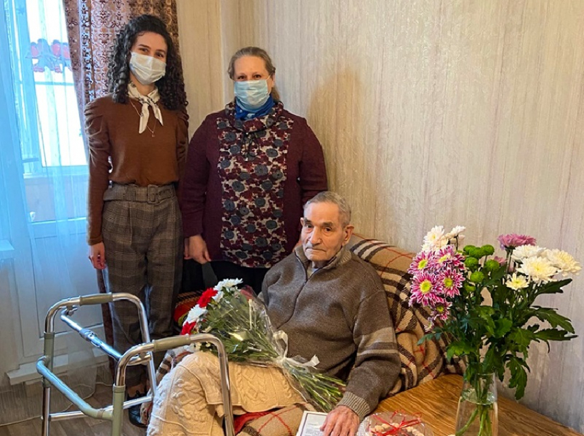 Дошедший до Германии ветеран войны отметил 95-летний юбилей в Воронеже 