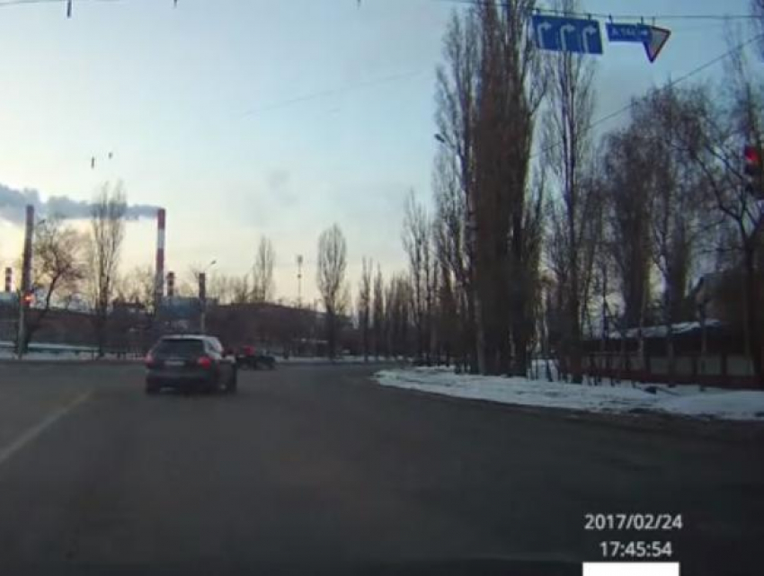 Воронежца назвали «стукачком» за видео с нарушениями водителей