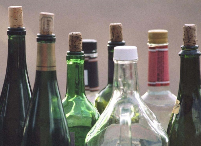 В Семилукском районе задержали пенсионерок, продававших опасный алкоголь