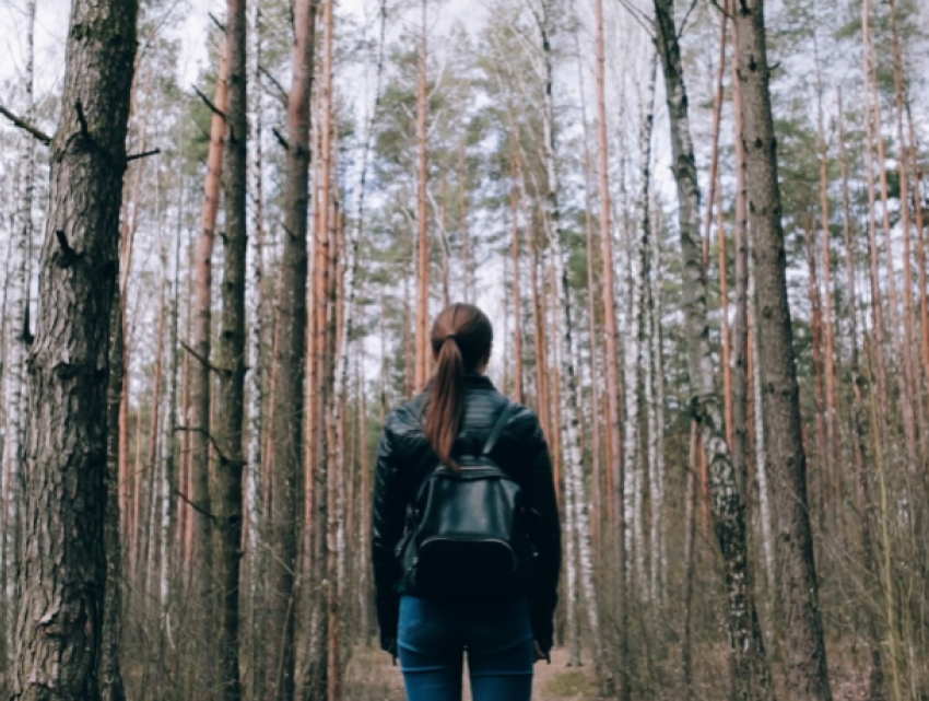 Жительница Воронежа предупредила о хватающем за зад извращенце в лесу