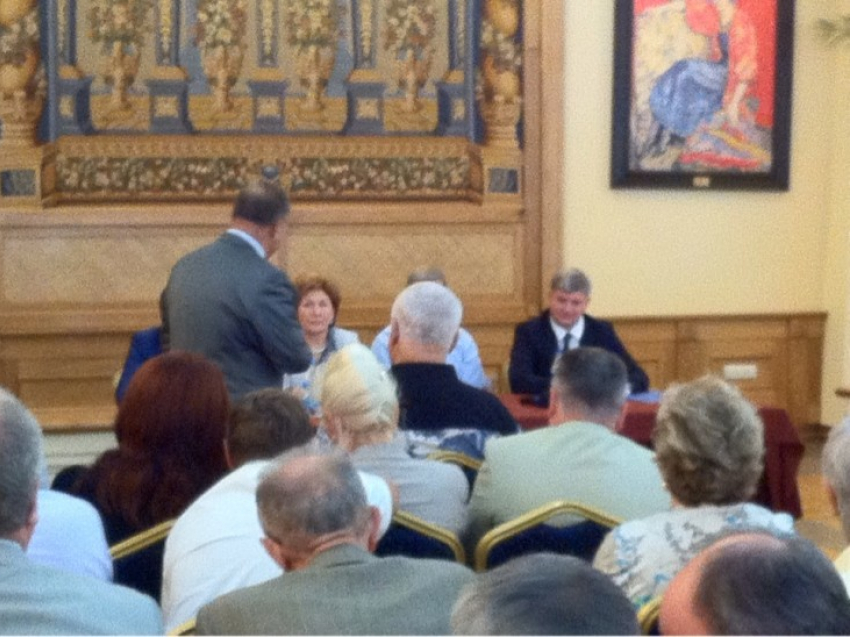 Кандидат в мэры Воронежа Александр Гусев начал вербовать чиновников, бюджетников и представителей общественных организаций